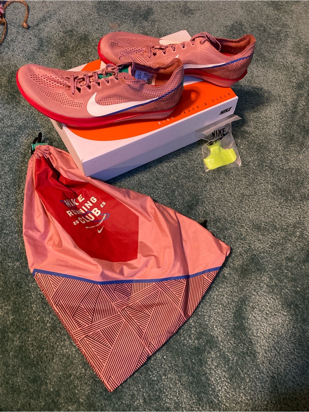 Nike Dragonfly 2 Size 7 BASICALLY NEW!